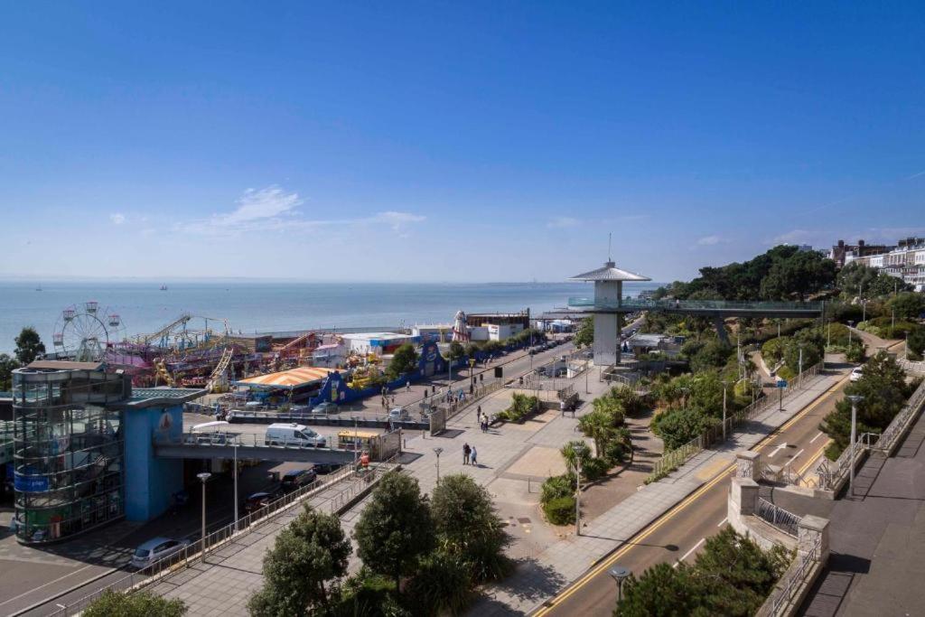 Marine Villa Hotel & Suites - Close To Beach, Train Station & Southend Airport 외부 사진