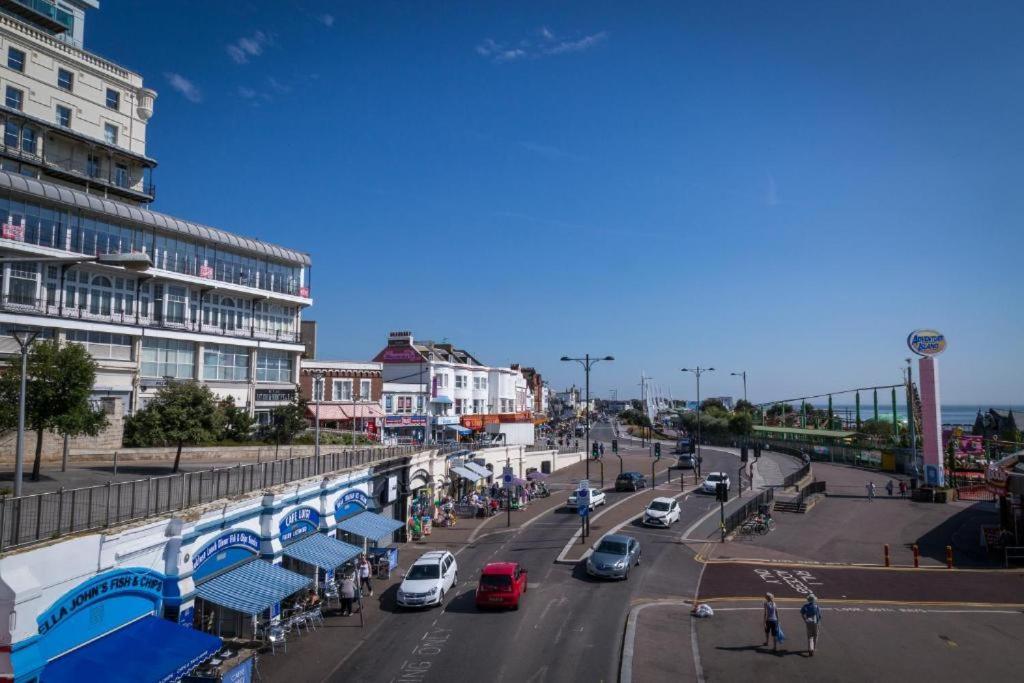 Marine Villa Hotel & Suites - Close To Beach, Train Station & Southend Airport 외부 사진